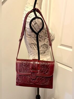 Vintage Handmade Mexican Tooled Leather Shoulder Crossbody Bag Burgundy Floral N